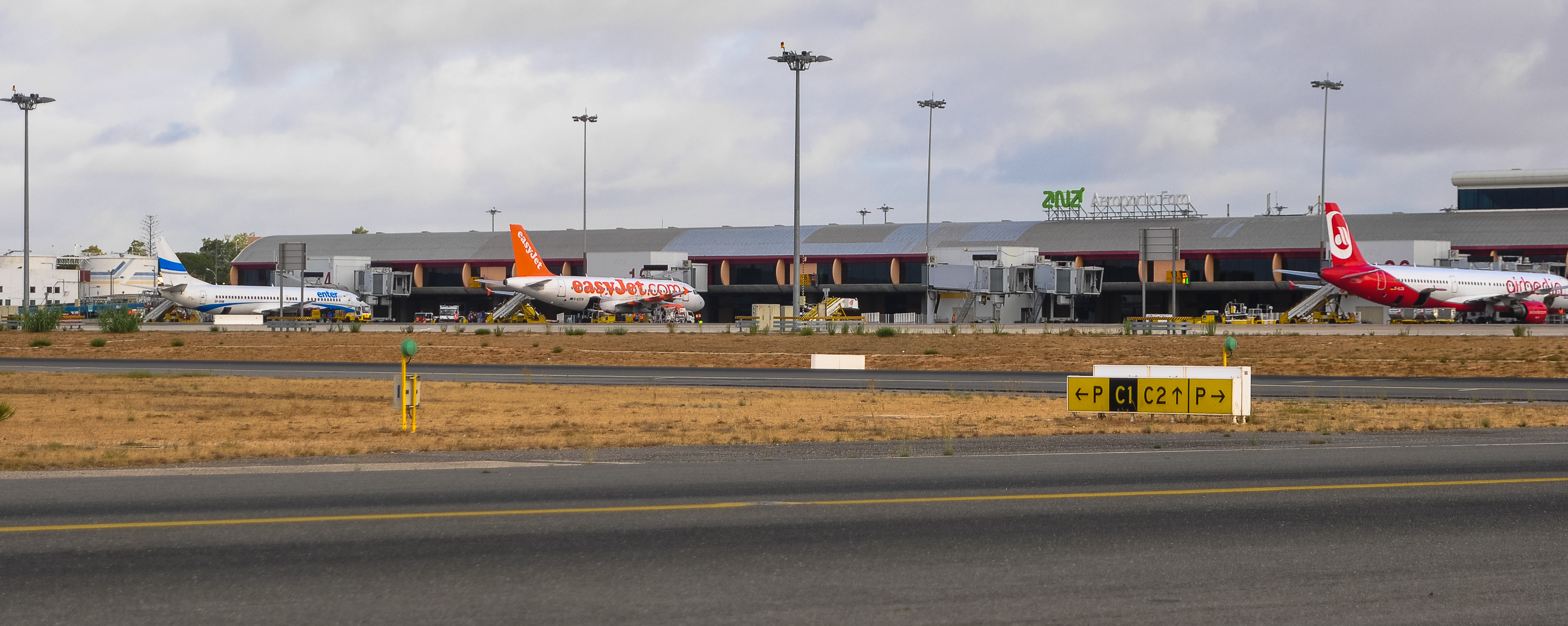 Canales de drenaje ACO en el Aeropuerto de Faro