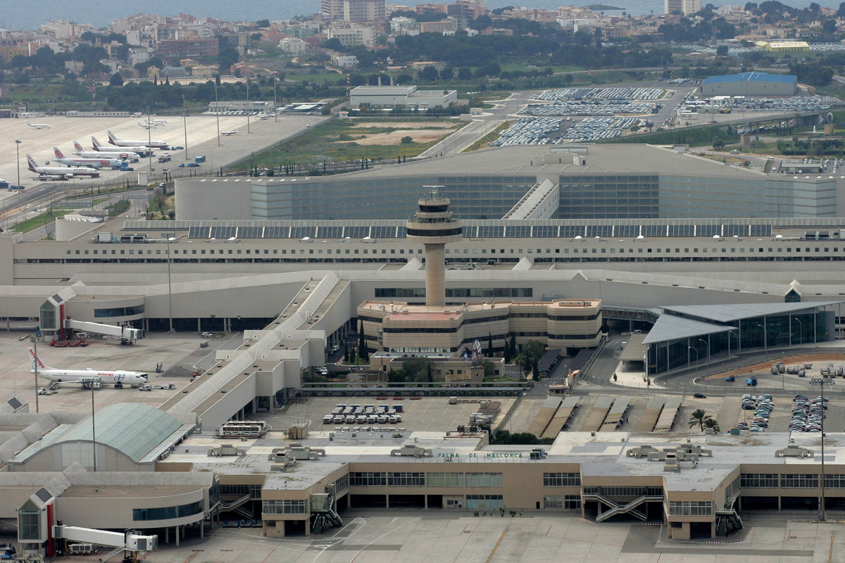 Canales de drenaje ACO en el Aeropuerto de Palma de Mallorca