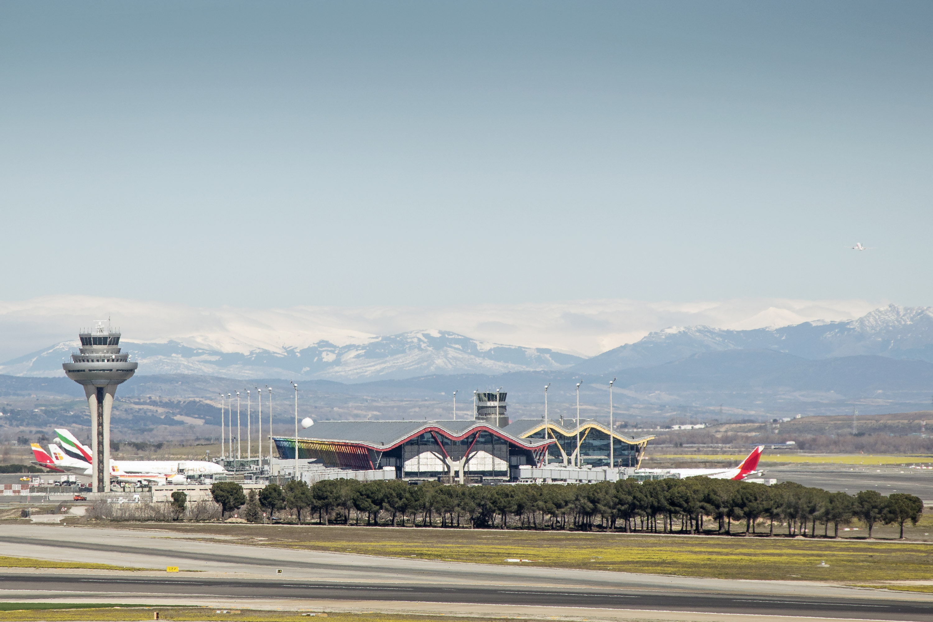 Canais de drenagem ACO no aeroporto de Madrid-Barajas