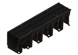 Render del conjunto de canal XTRADRAIN 200 L1000 H265 en composite plásico con premarca para salida vertical DN/OD 200 y reja pasarela en fundición C250 con sistema de fijación Drainlock